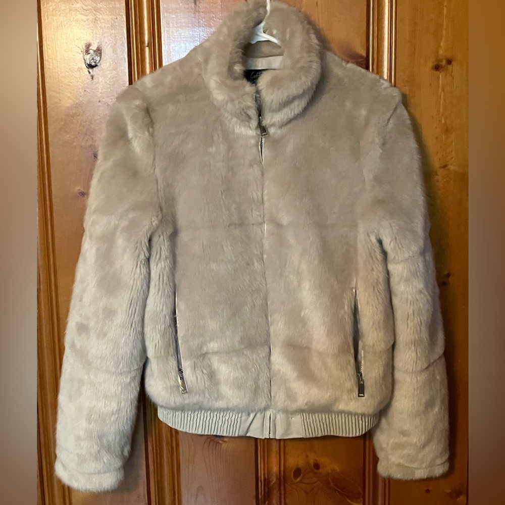 Size Small Coffee Shop New York Faux Fur Coat Lined inside Color Beige